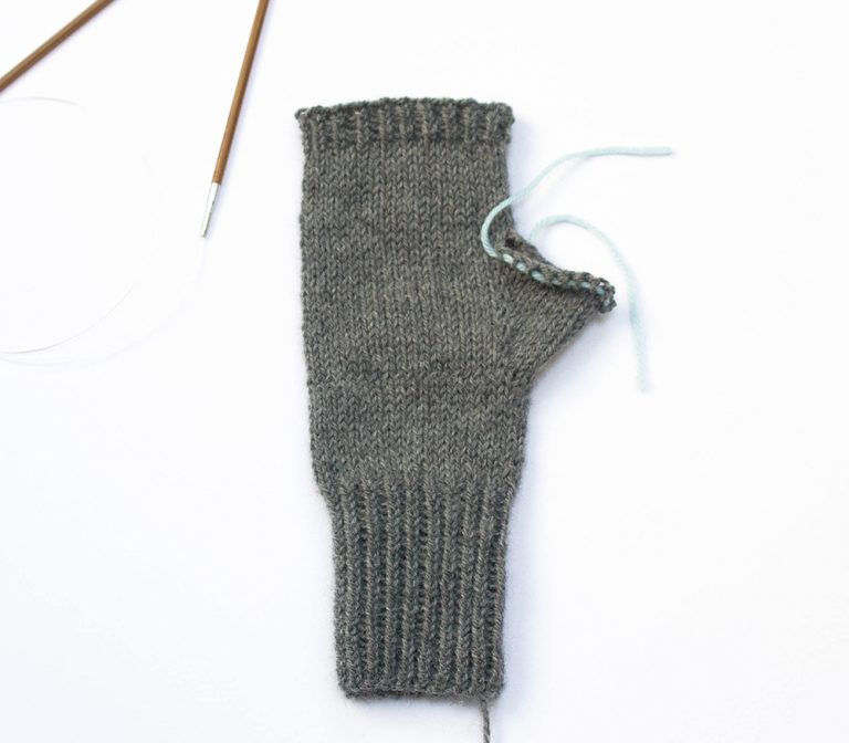 knitted wrist warmers step 5