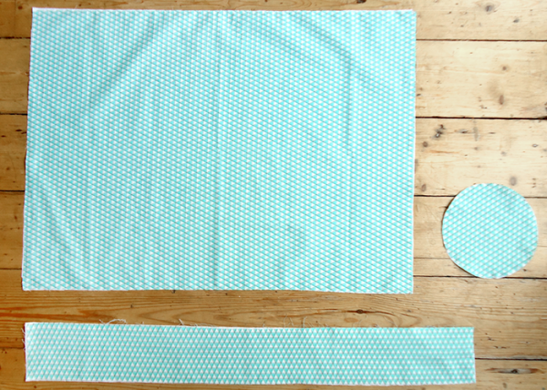 Folded Fabric Yoga Mat Bag – Man Sewing