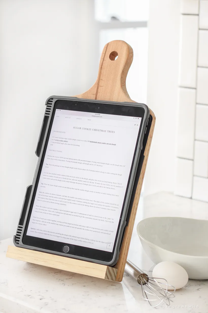 DIY-Cutting-Board-Tablet-Holder-fathers day craft