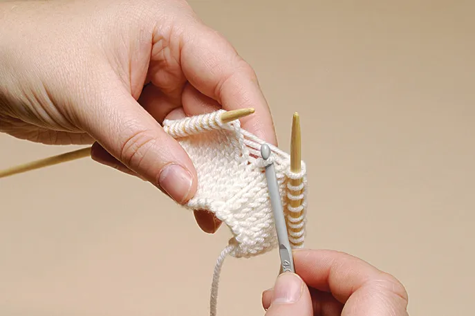 SELECTING YOUR KNITTING NEEDLES ▻ Day 3 Absolute Beginner Knitting Series 