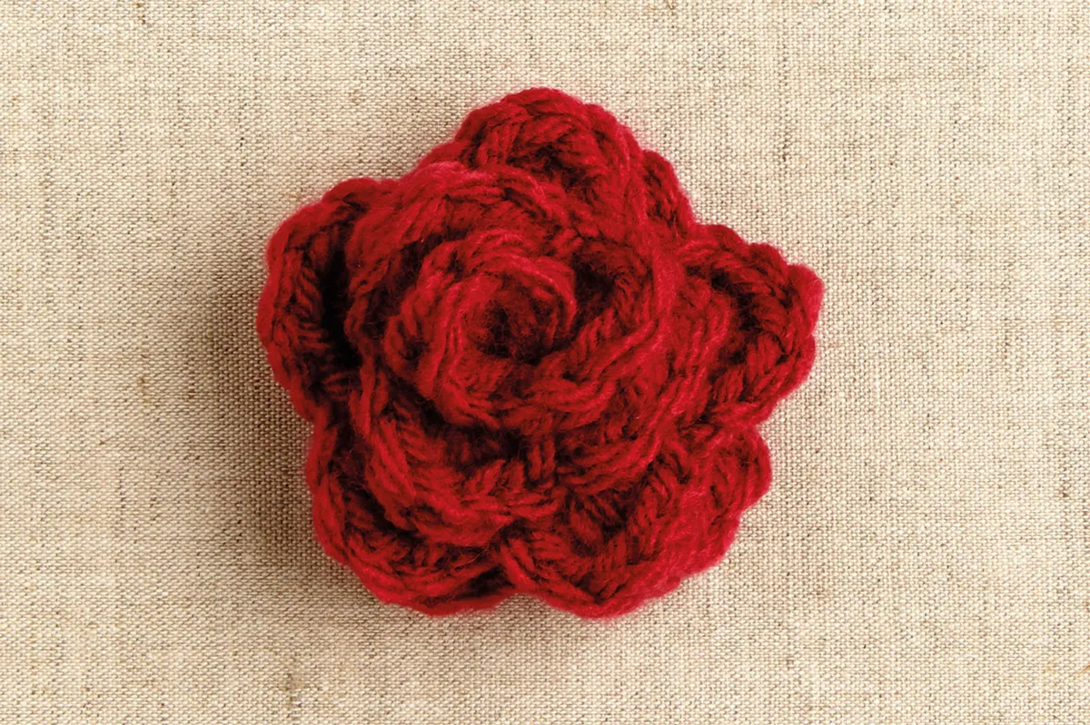 Free_crochet_rose_pattern