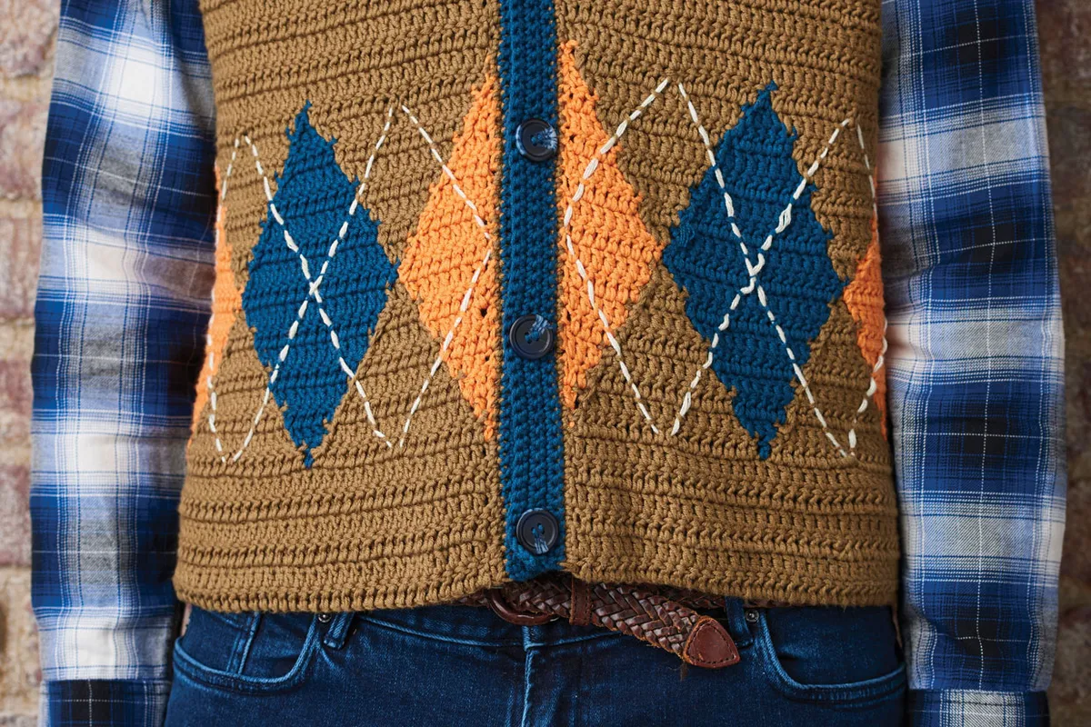 Free_mens_waistocat_crochet_pattern_detail