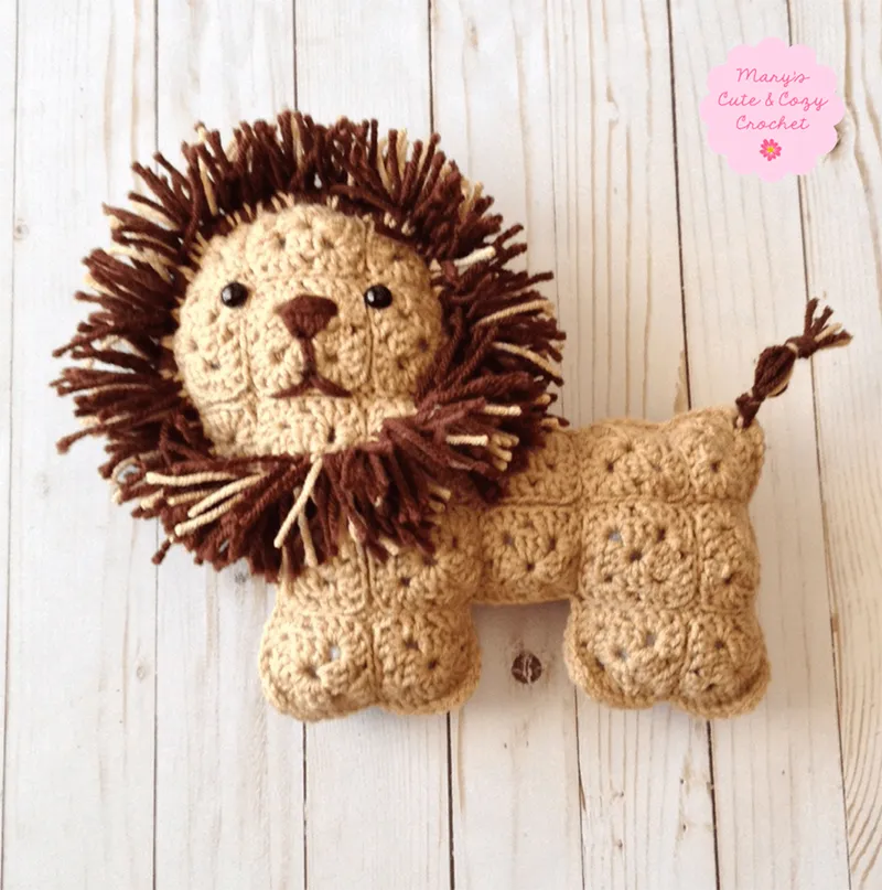 Granny square crochet lion