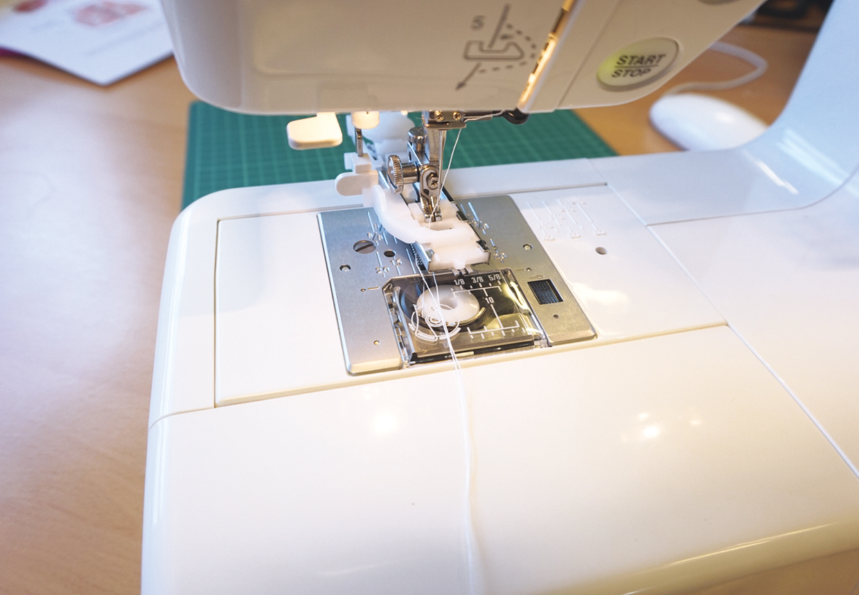 How to sew a buttonhole using a machine