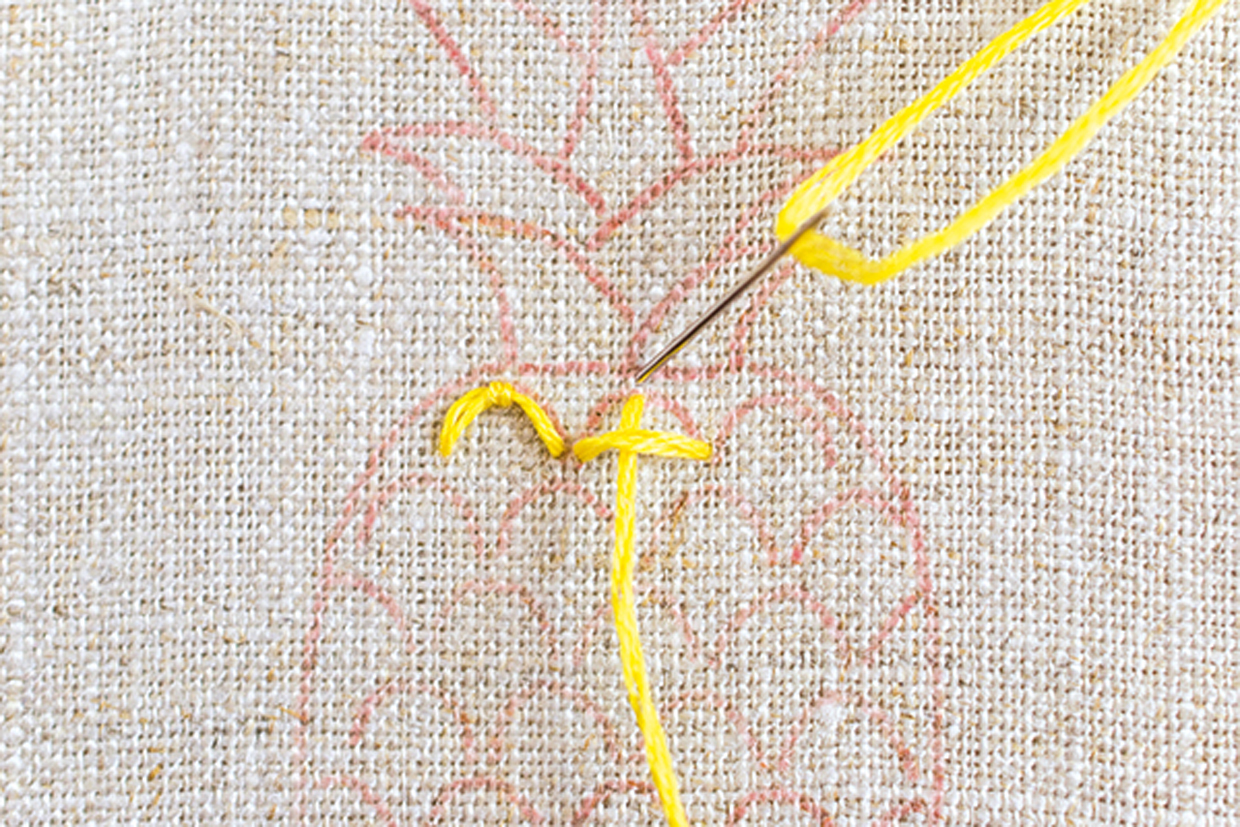 How_to_Scallop_Stitch_Pineapple_Embroidery_Step3