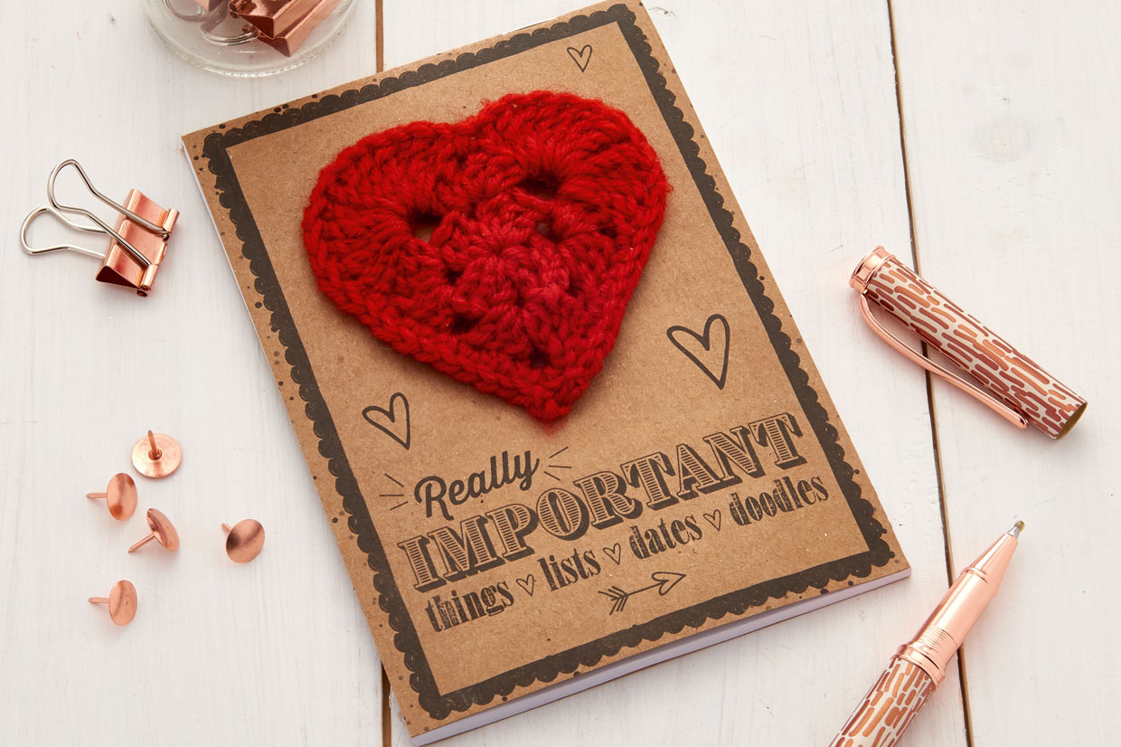 How to crochet a heart – granny square heart crochet pattern