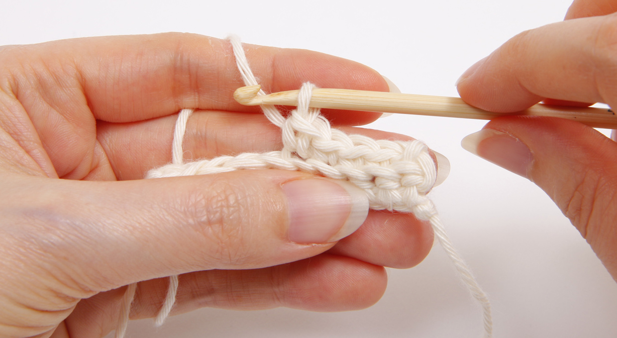 How_to_crochet_back_loop_step_03