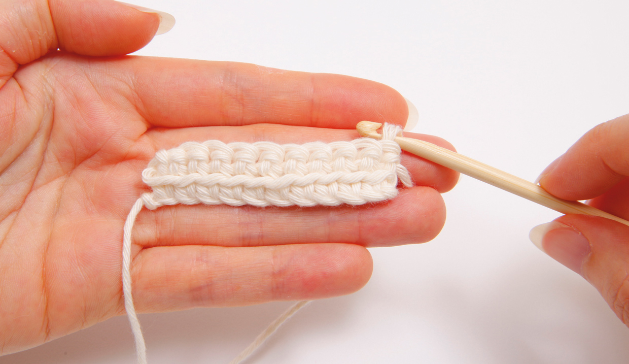 How_to_crochet_front_loop_step_05