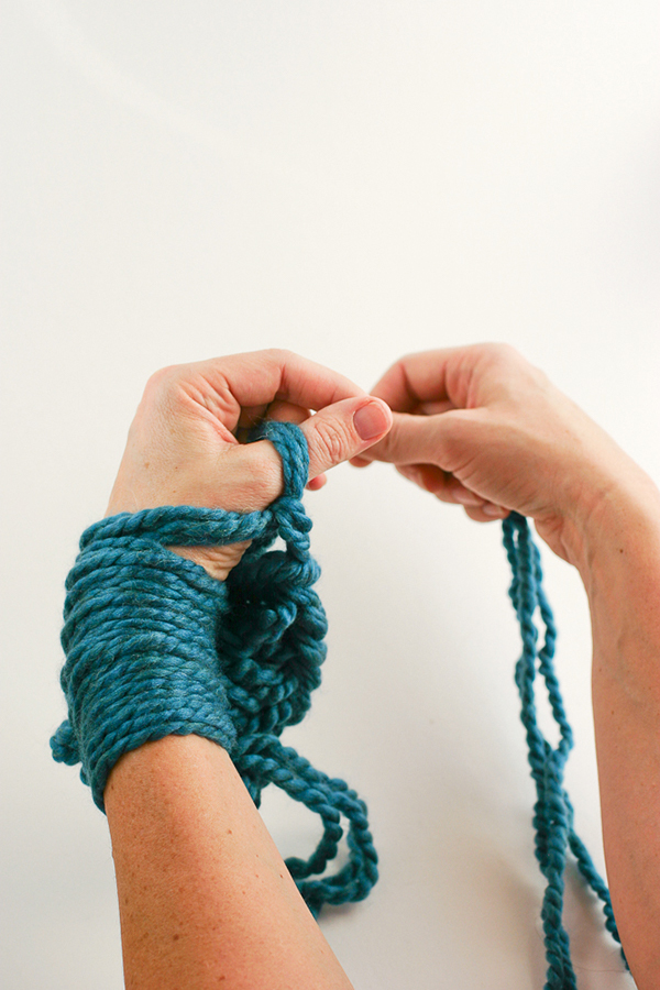 arm knitting tutorial step 12
