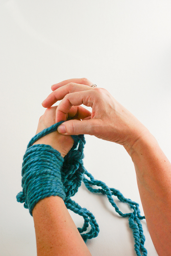 arm knitting tutorial step 13