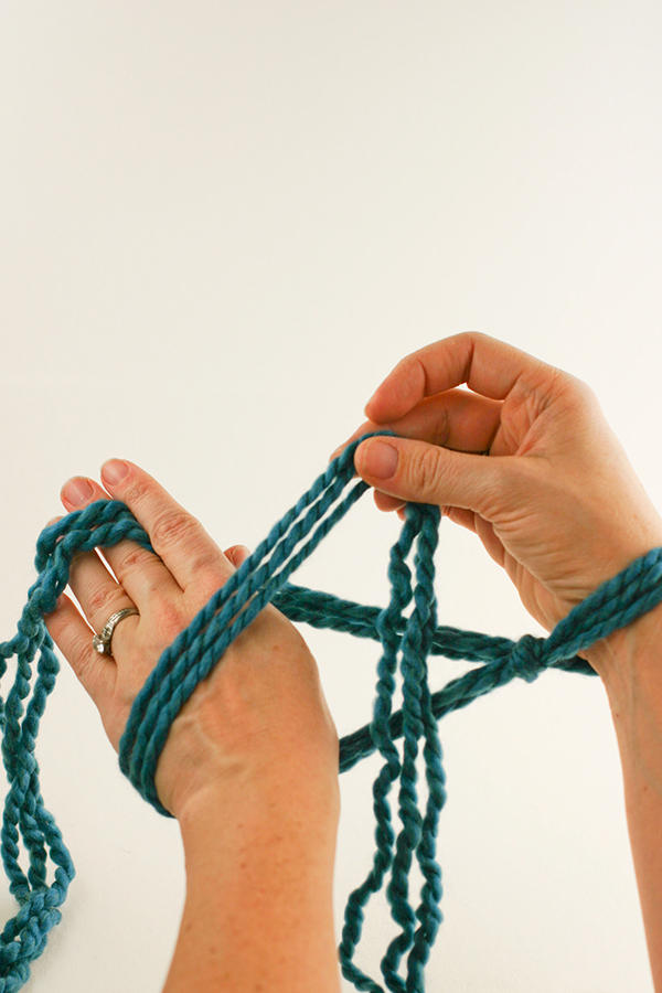 arm knitting tutorial step 3
