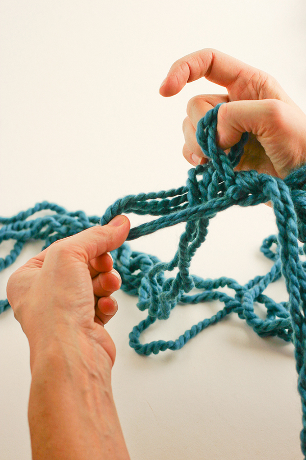 arm knitting tutorial step 9