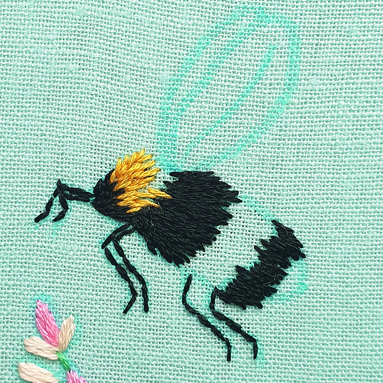bumble bee embroidery step 15