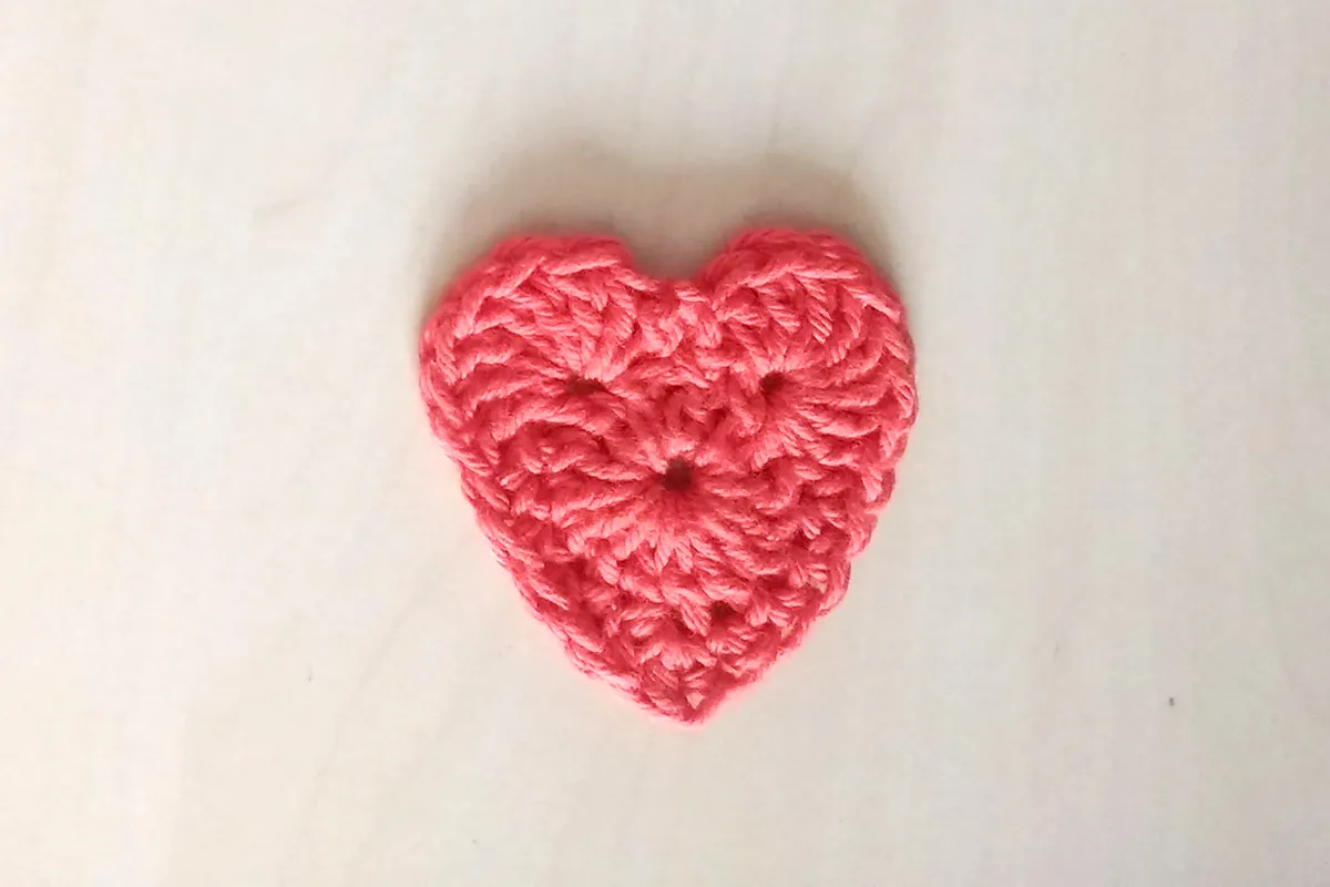how_to_crochet_a_heart_complete
