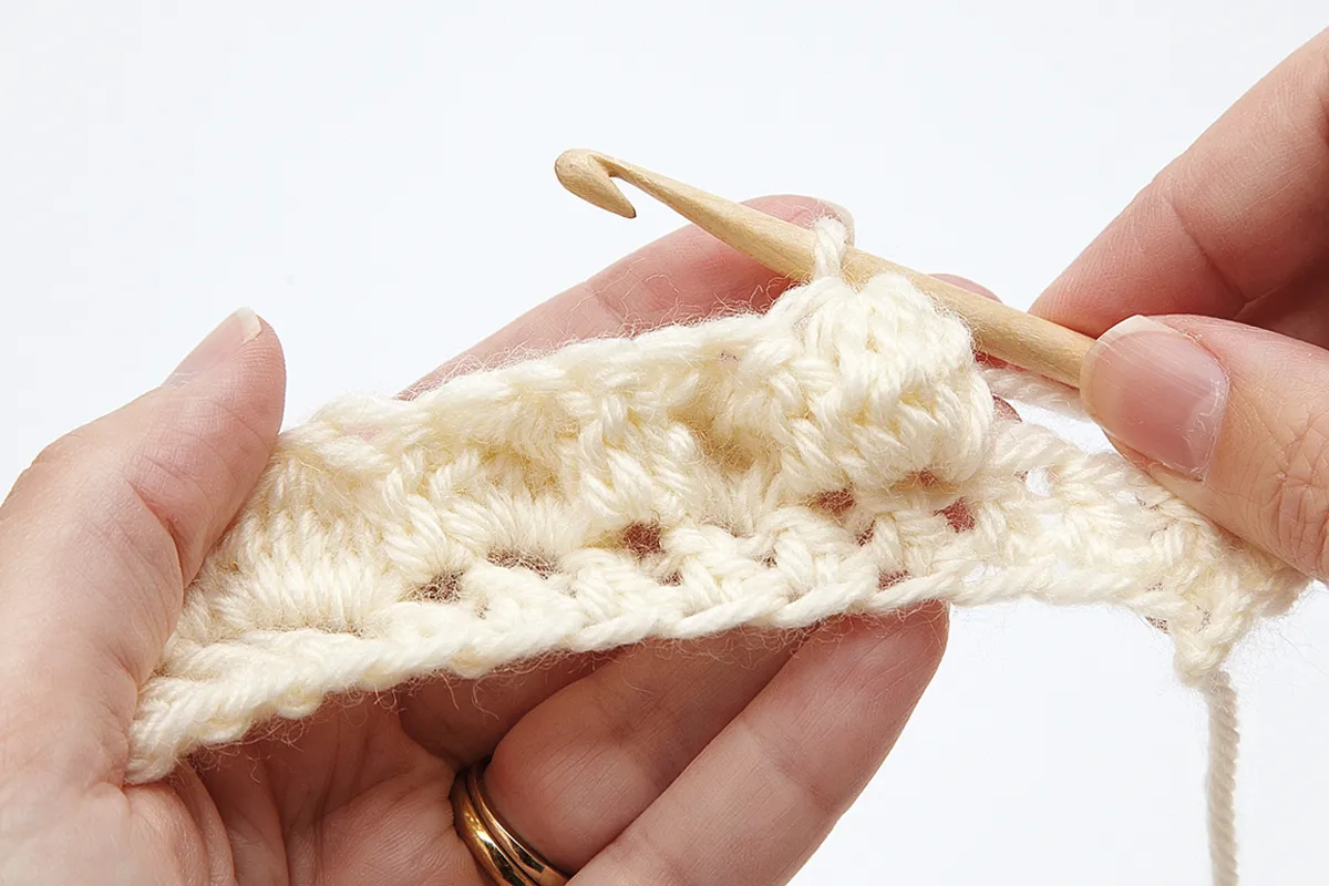 How_to_make_crochet_bobble_stitch_wrong_side