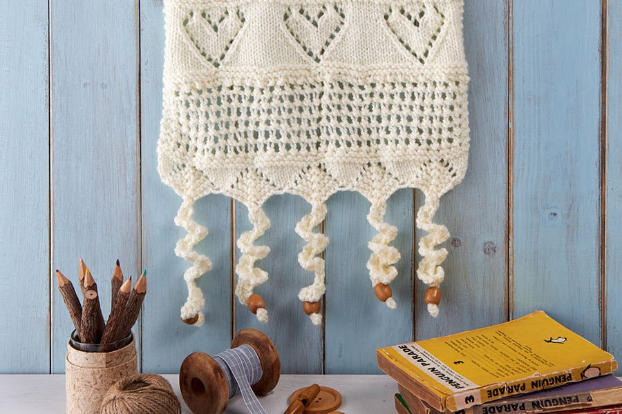 Knitted wall hanging pattern