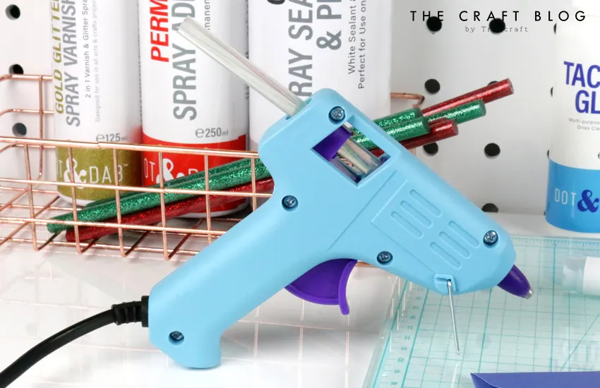 CRAFTERS GLUE GUN KIT - Glue Sticks, Guns, Dots & Hot Melt Adhesives UK