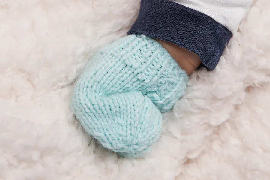 Baby mittens knitting pattern yarn