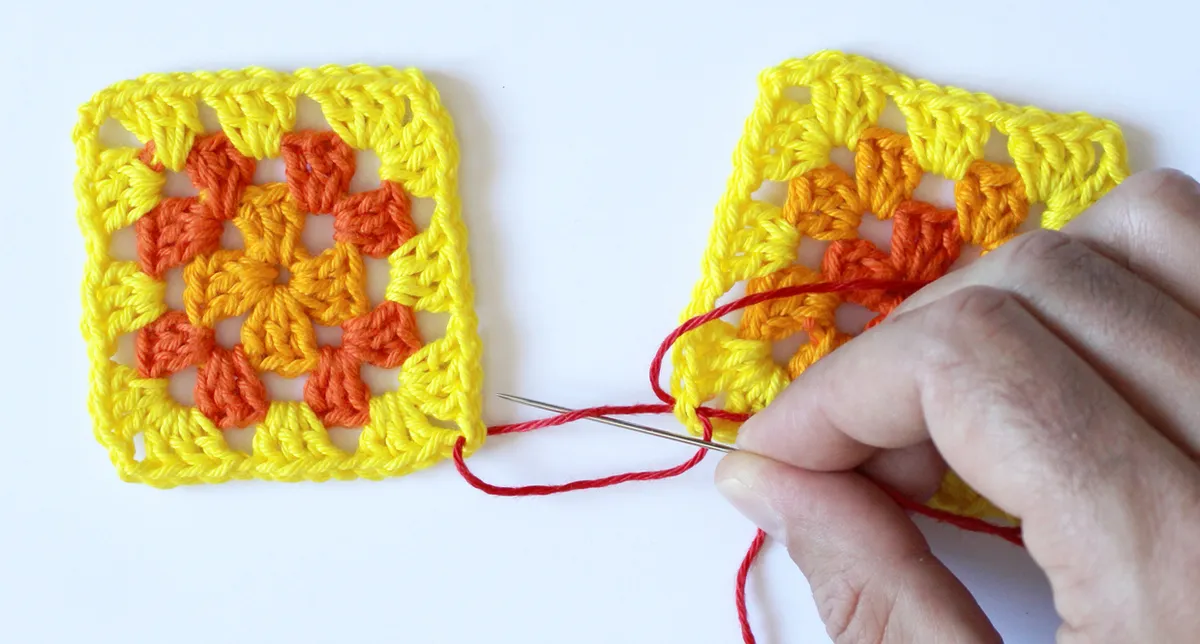 How_to_join_crochet_shapes_needle_start_02