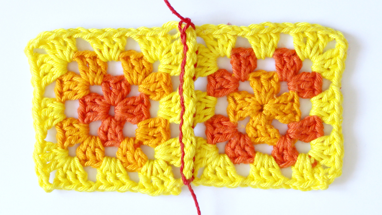 How_to_join_crochet_shapes_slip_stitch_03