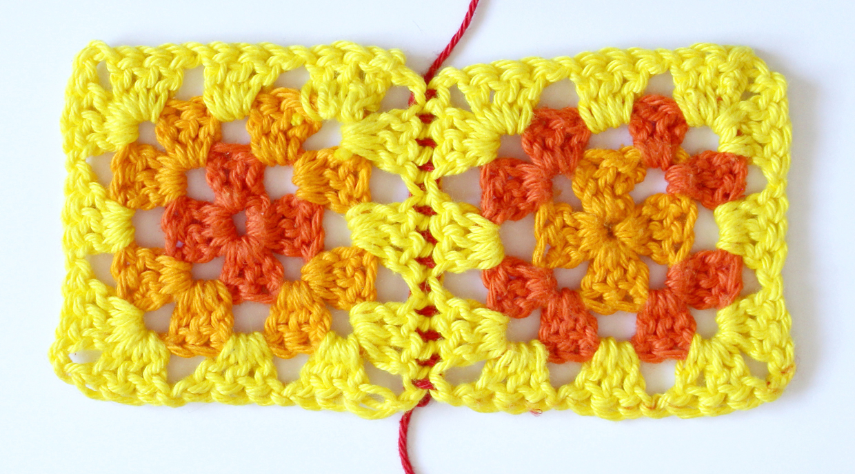 How_to_join_crochet_shapes_slip_stitch_04