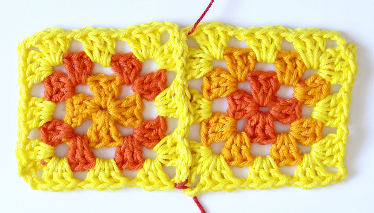 How_to_join_crochet_shapes_weave_05
