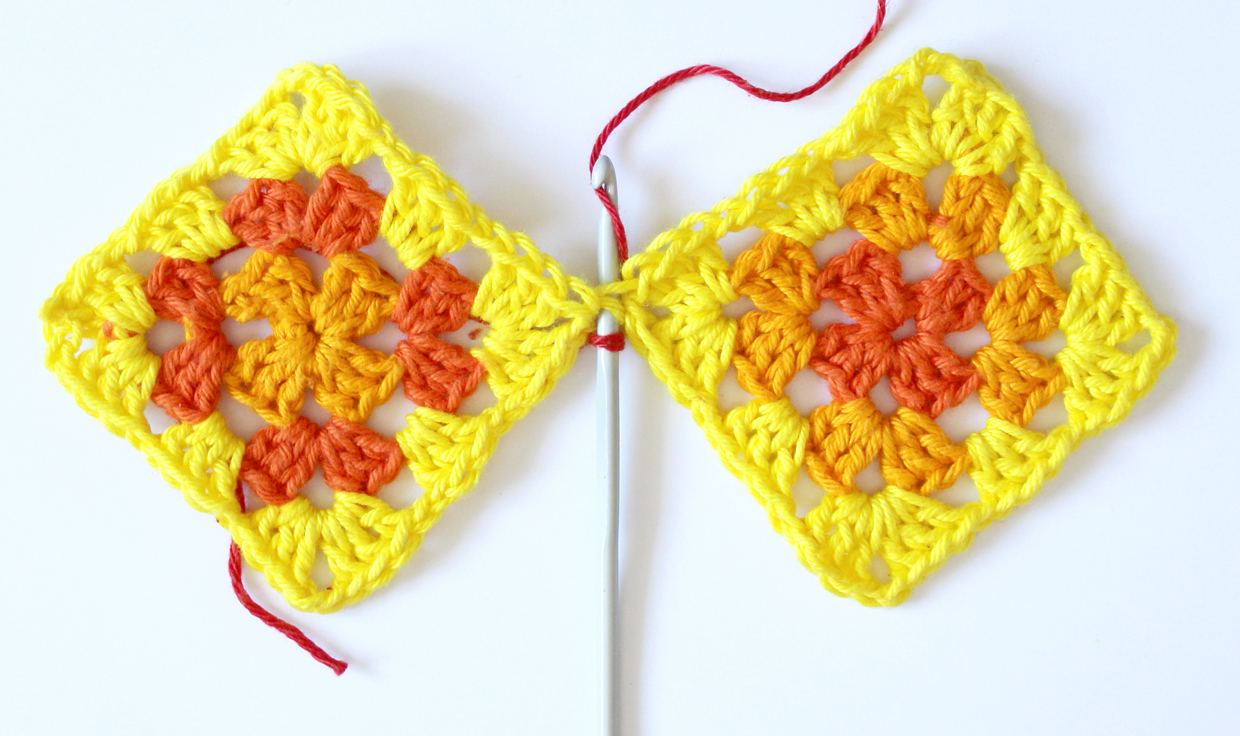 How_to_join_crochet_shapes_zipper_join_03