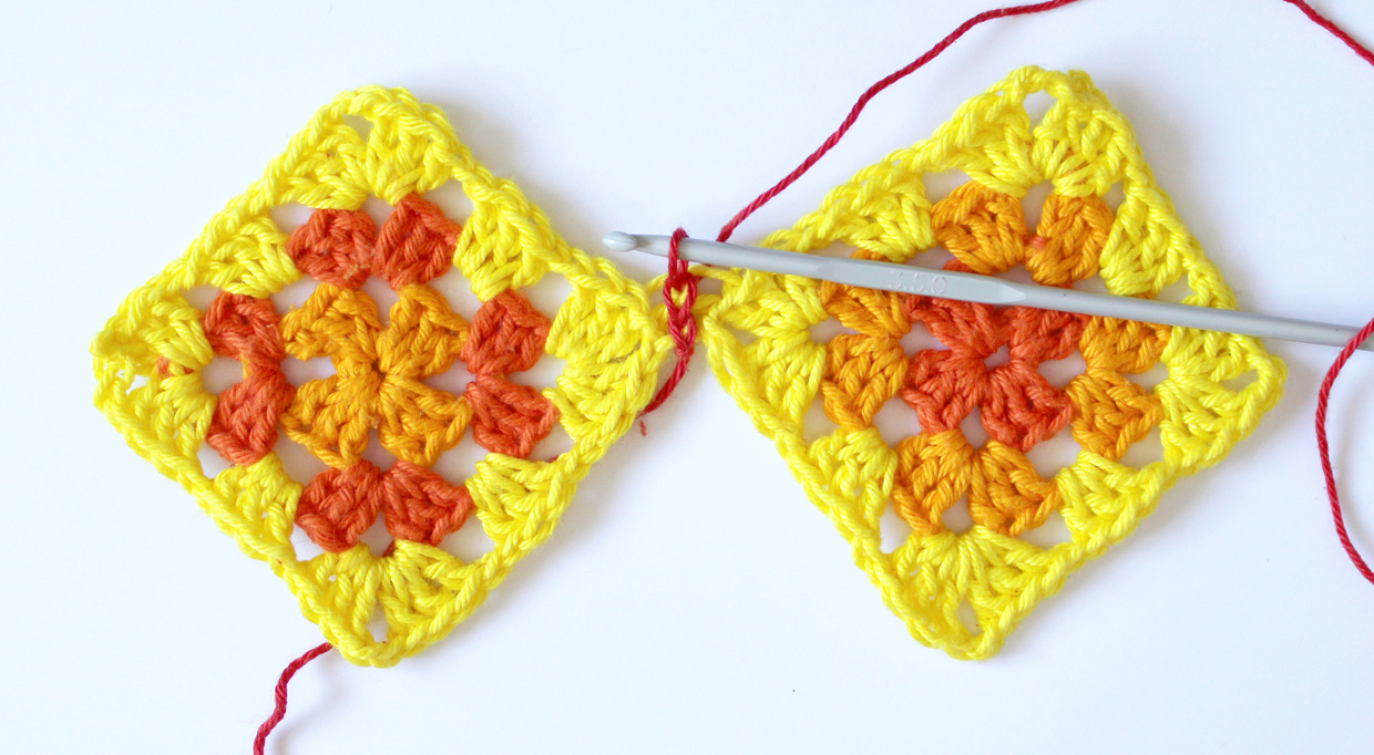 How_to_join_crochet_shapes_zipper_join_07