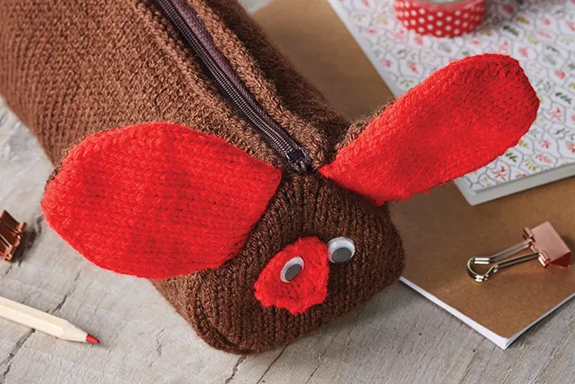 DIY pencil case knitting pattern