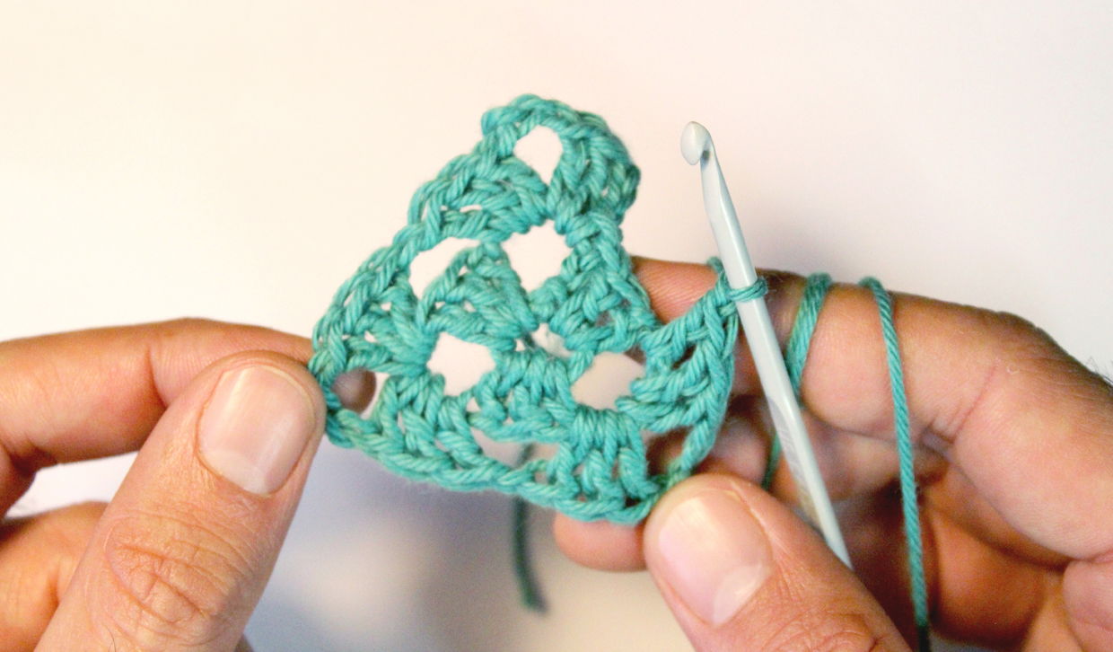 How_to_crochet_a_granny_triangle_Step10