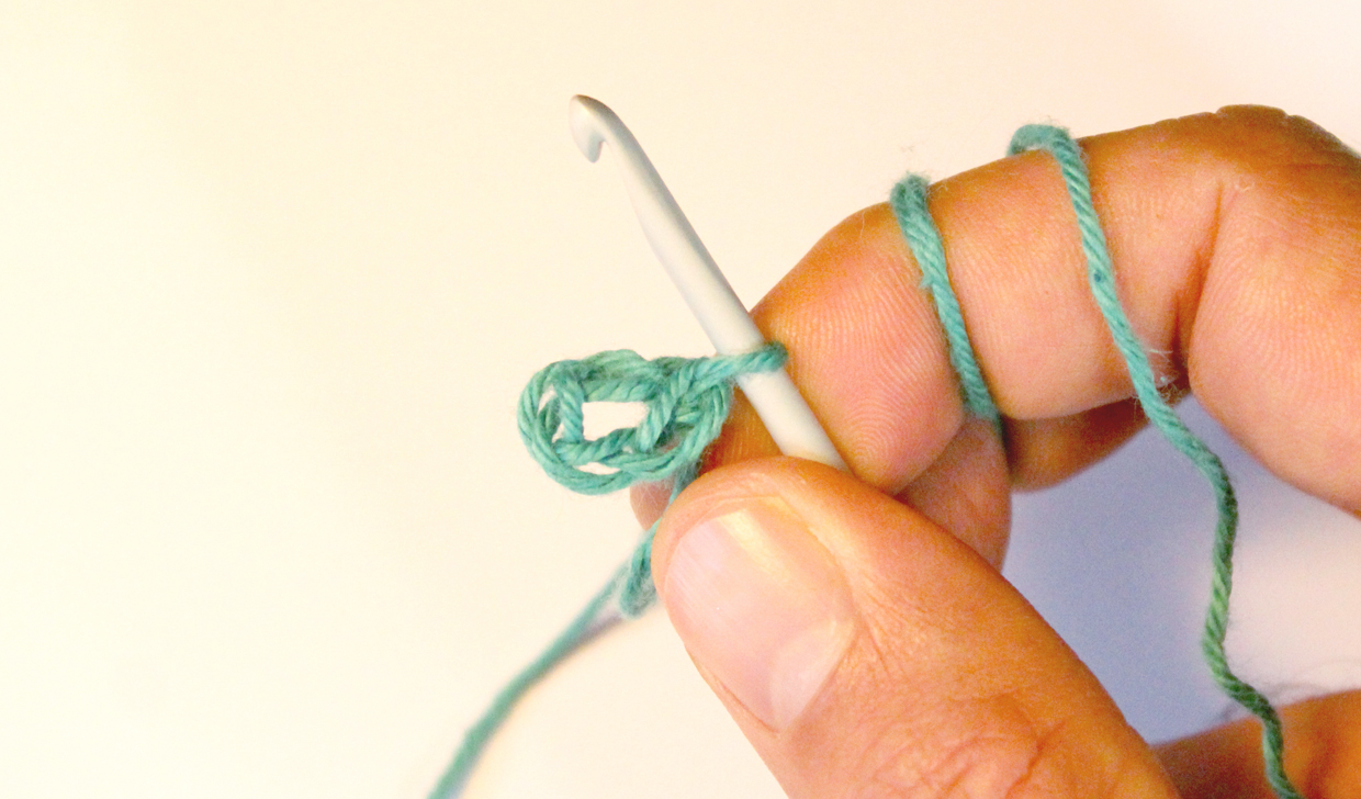 How_to_crochet_a_granny_triangle_Step2