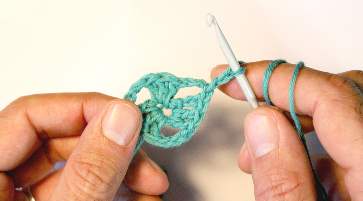 How_to_crochet_a_granny_triangle_Step7