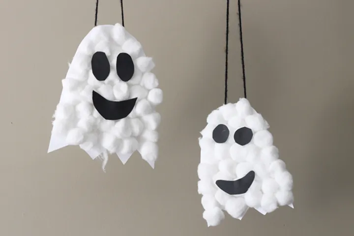 Puffy ghosts halloween crafts for kids