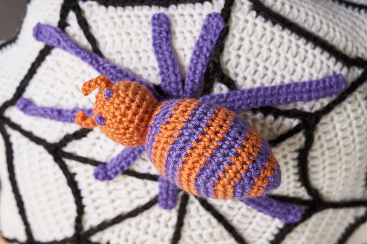 How to crochet a spider