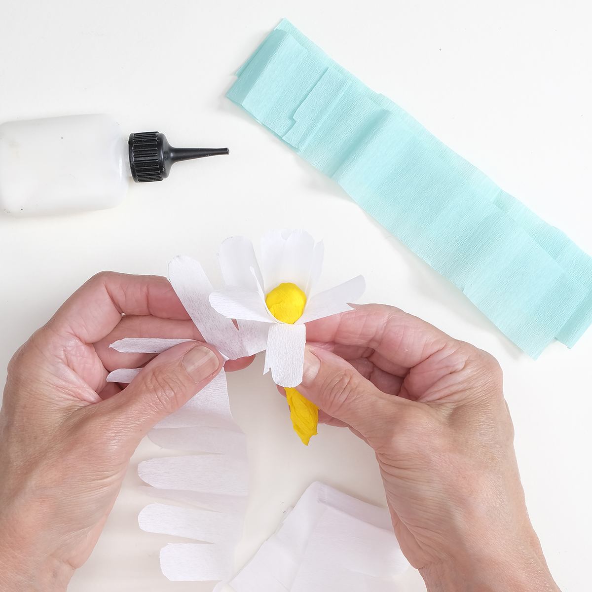 How to make a paper flower garland step 02