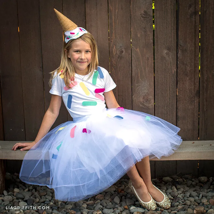 Easy DIY Halloween costumes – ice cream cone