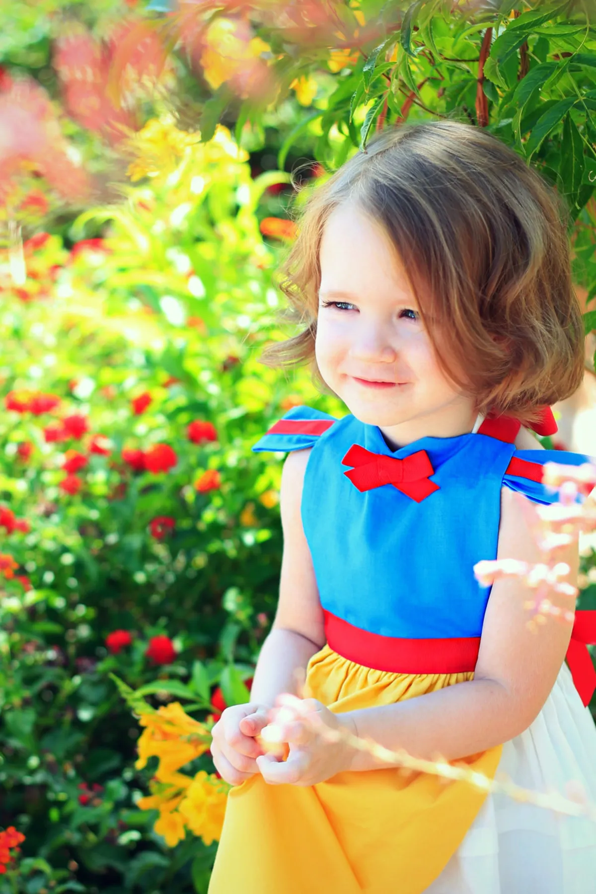 Easy DIY Halloween costumes – Snow White Apron