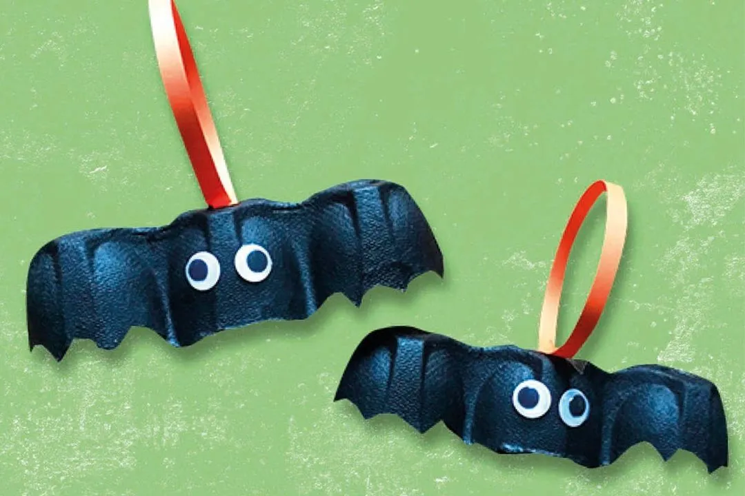 Halloween crafts for toddlers egg box bats