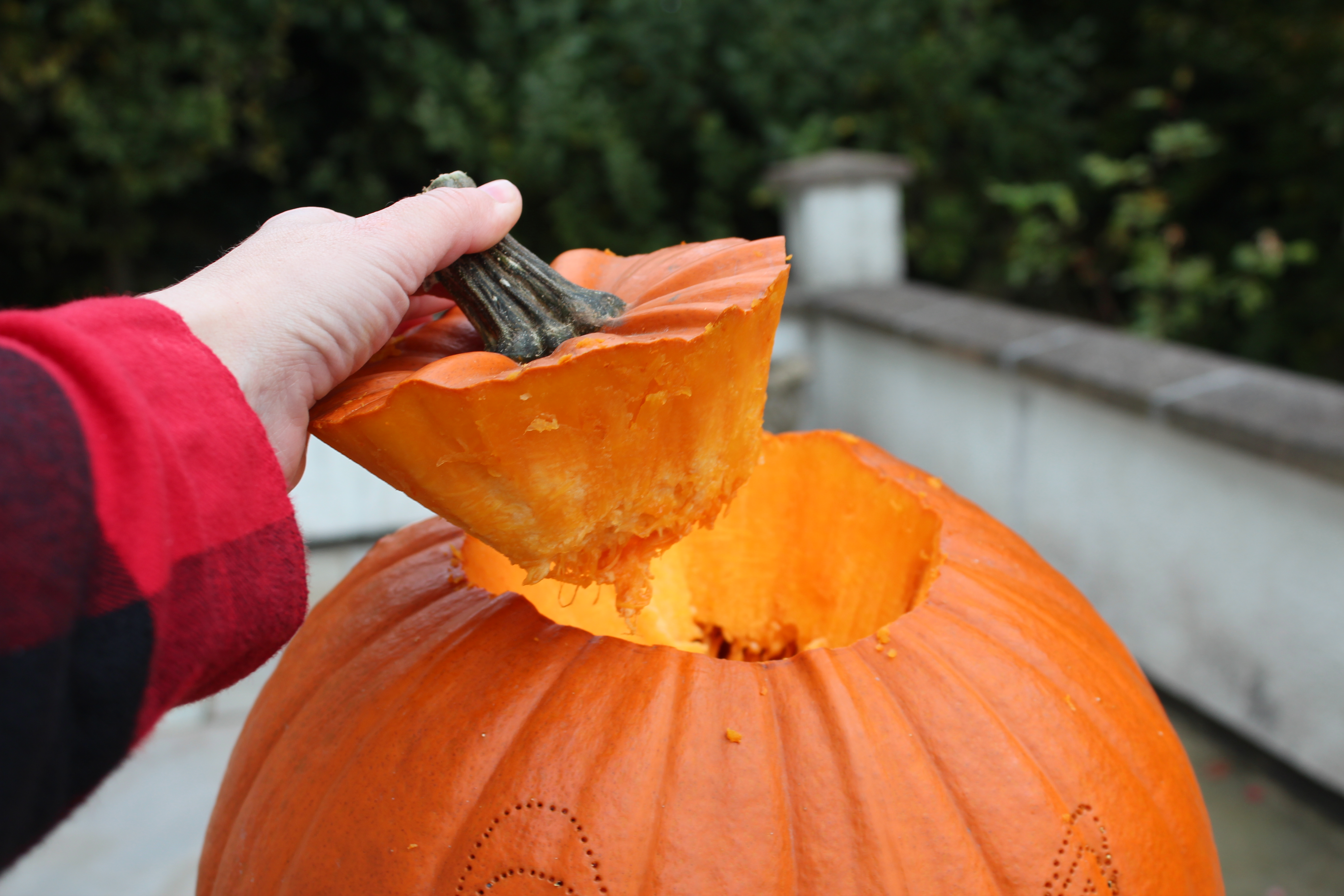 How do you carve a pumpkin?