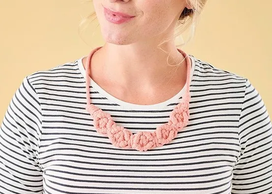How to make a macrame necklace