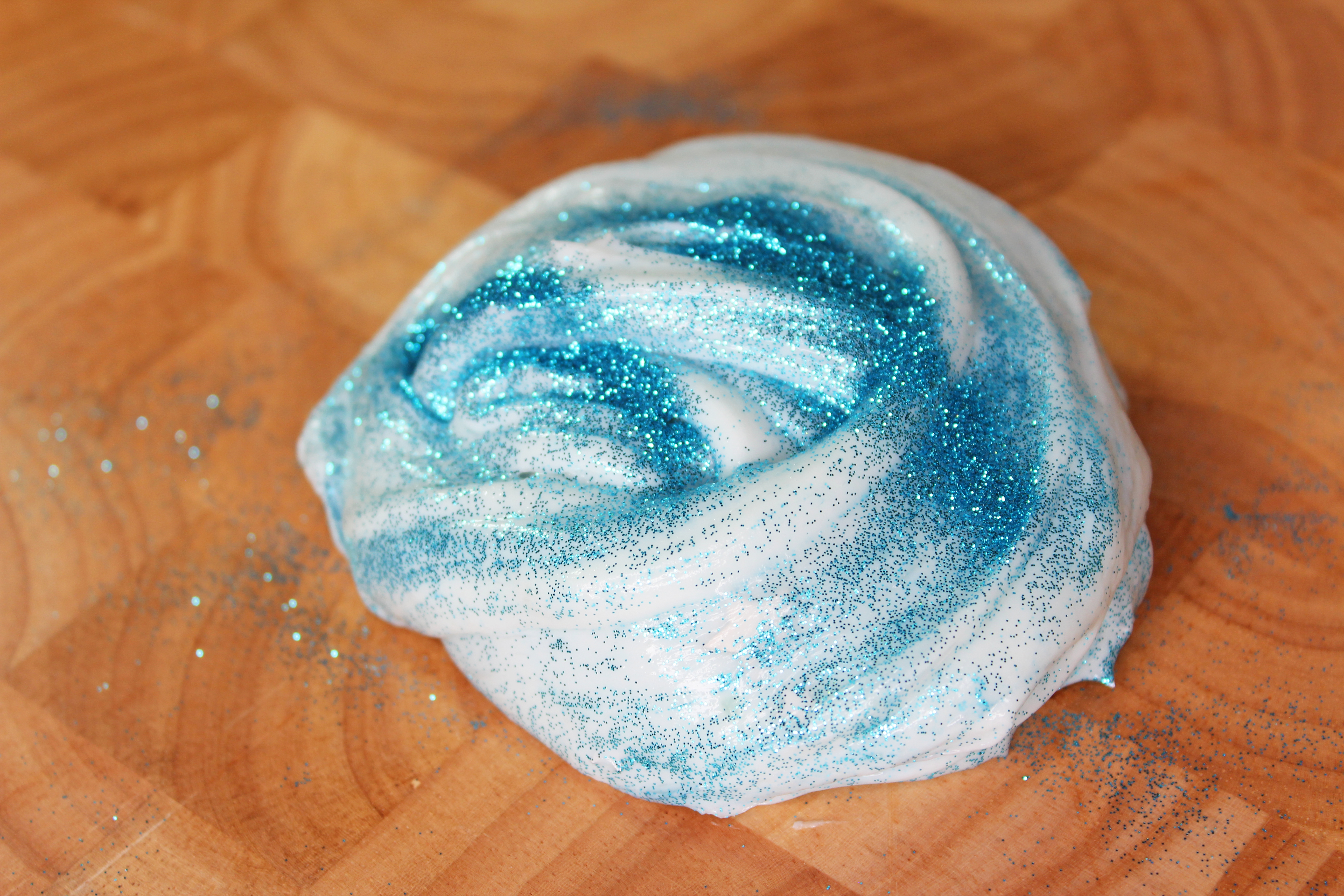 How to make slime with glitter