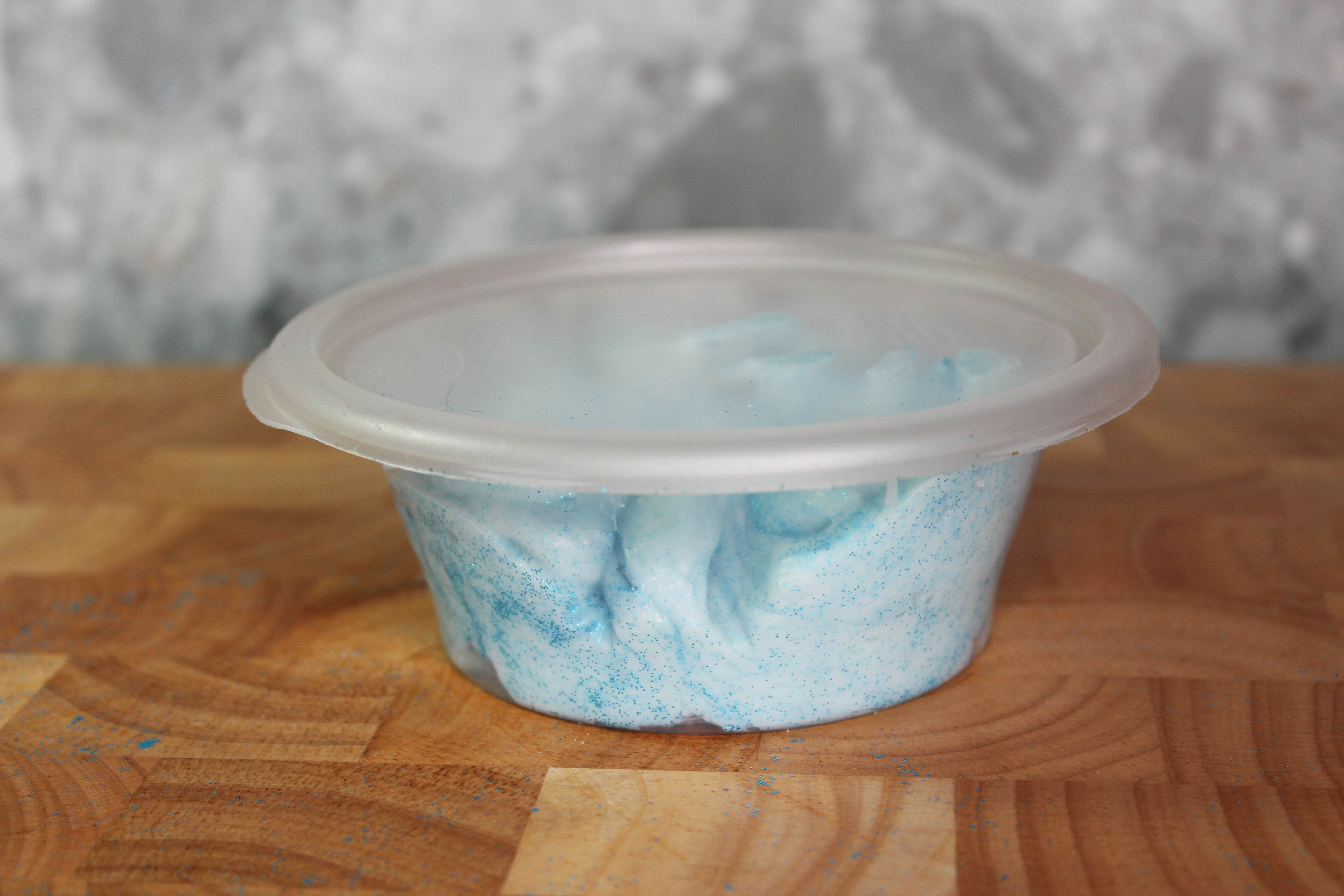 How to store slime in an air tight container