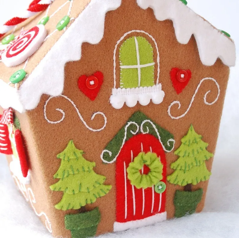 Christmas sewing projects – gingerbread house
