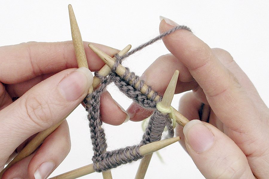 How to knit with double pointed needles step 3
