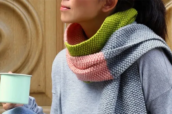 Colour block scarf