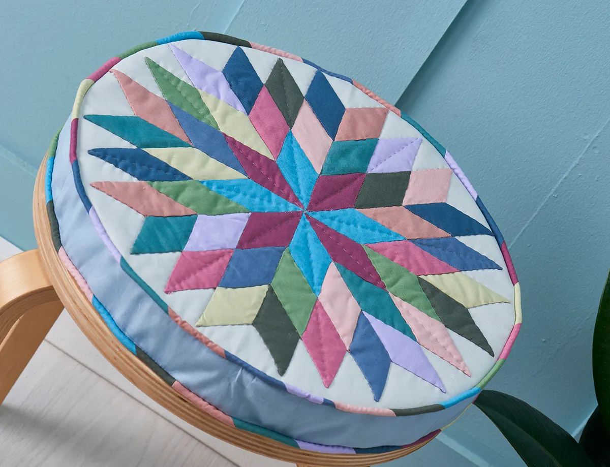 Free patchwork stool cover pattern