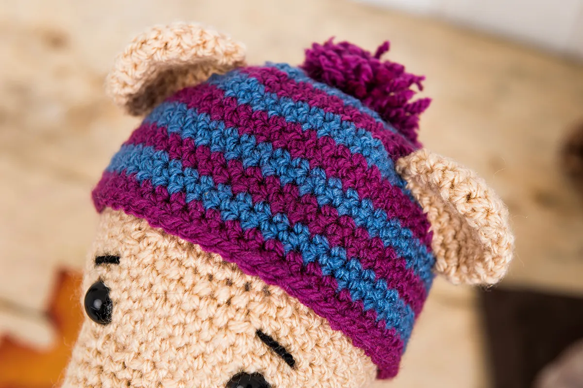 Free crochet teddy bear pattern - hat