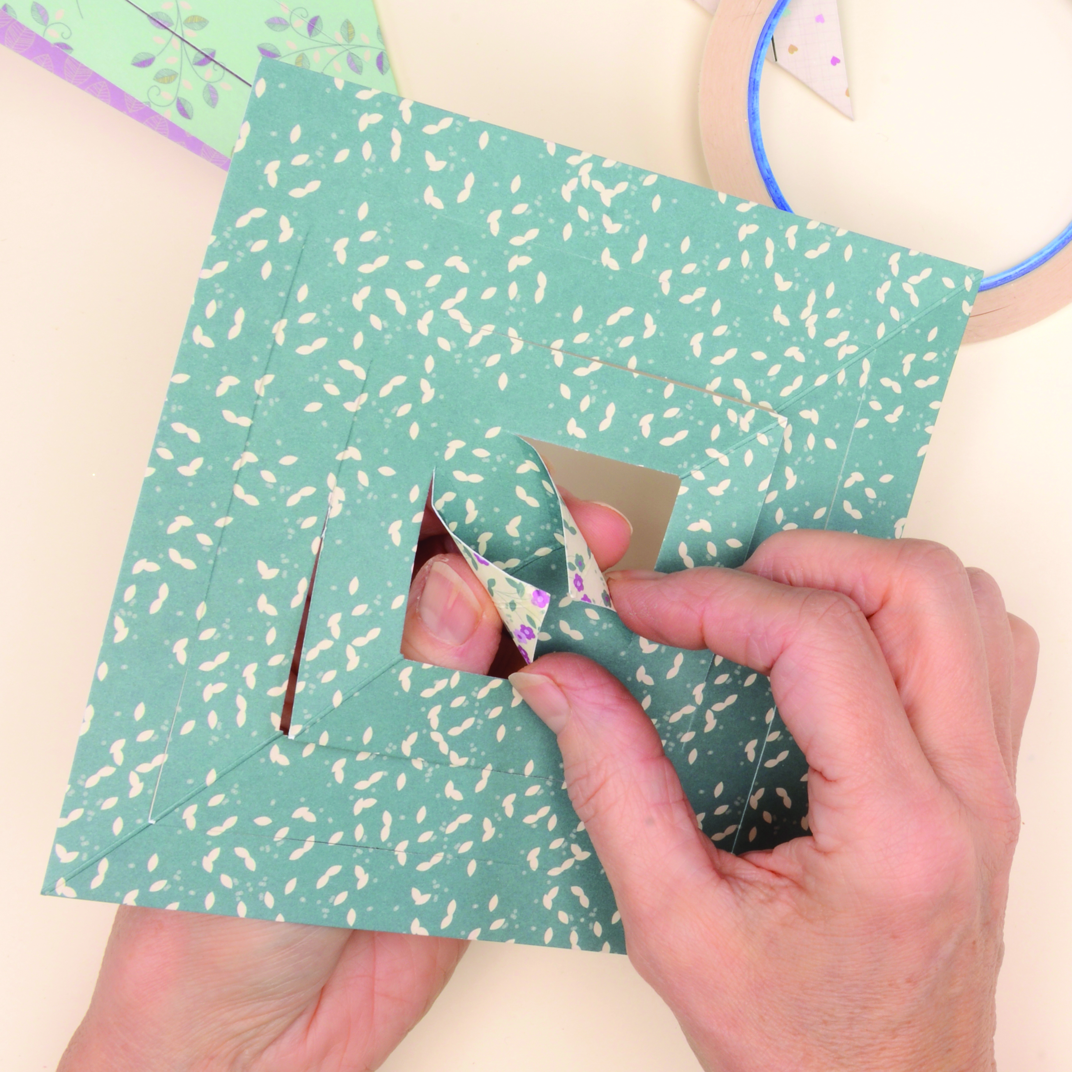 How to make a 3d paper snowflake – step 4