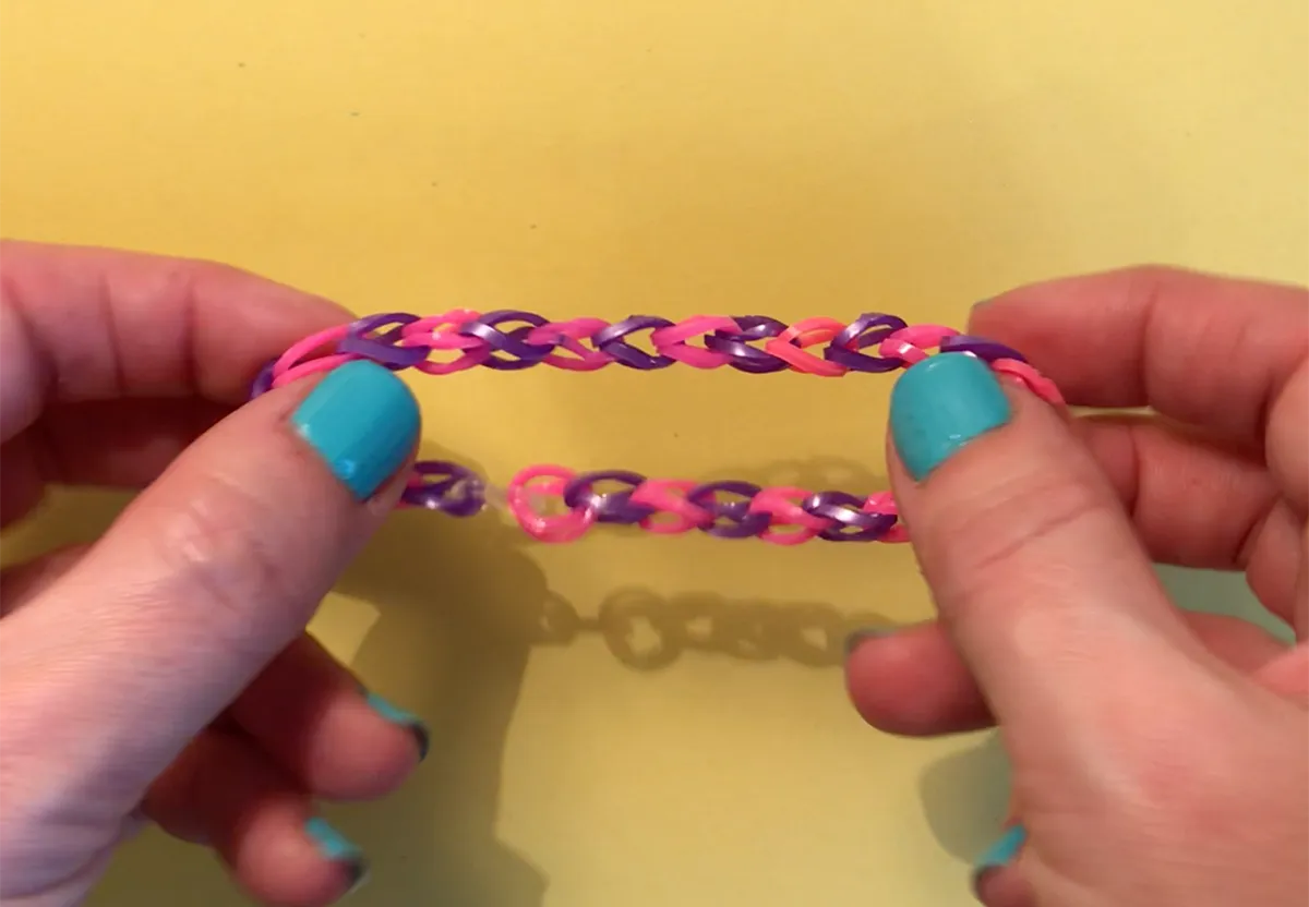 A Guide to Make Rubber Bracelets