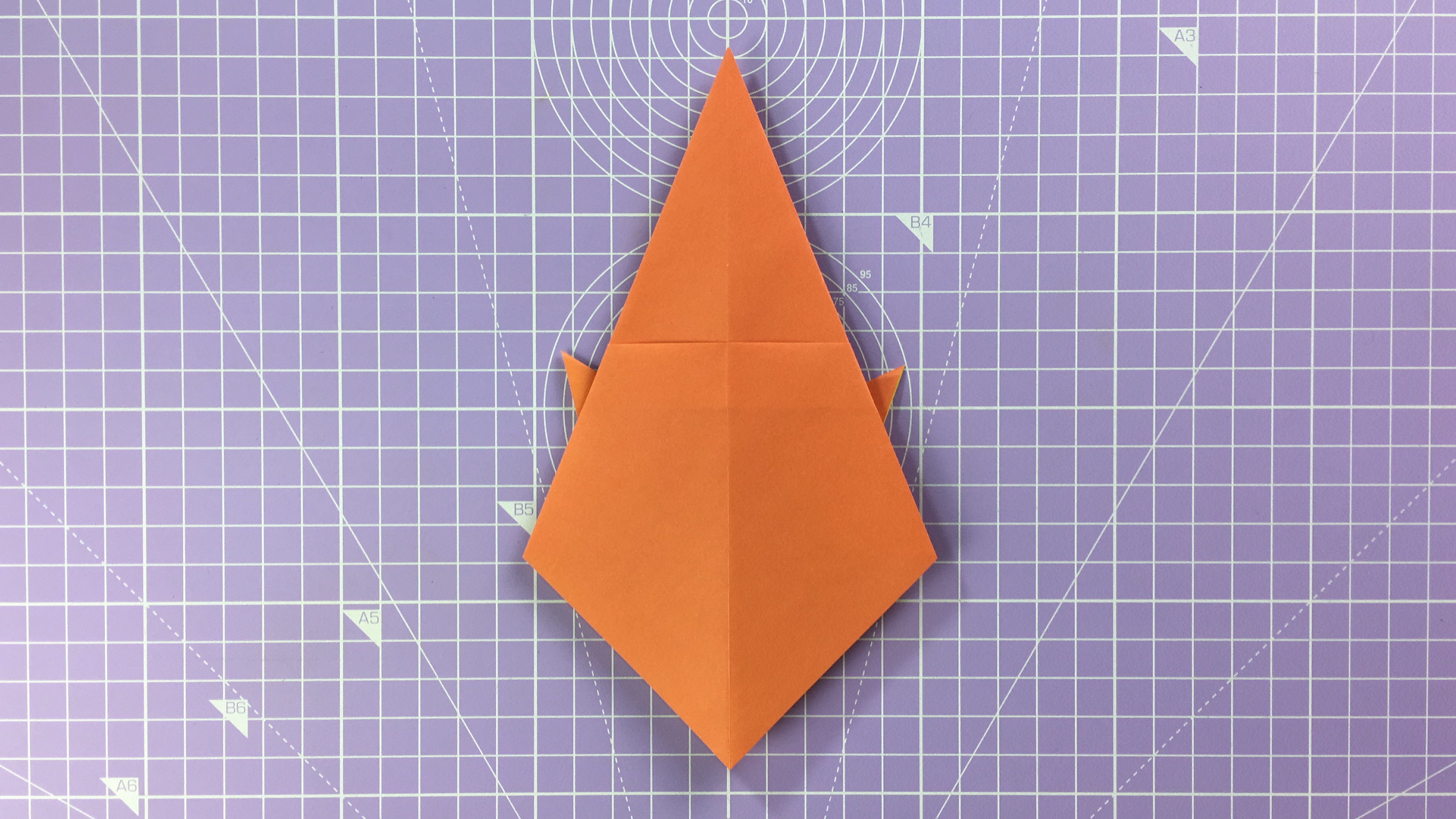 How to make an origami duck – step 8a